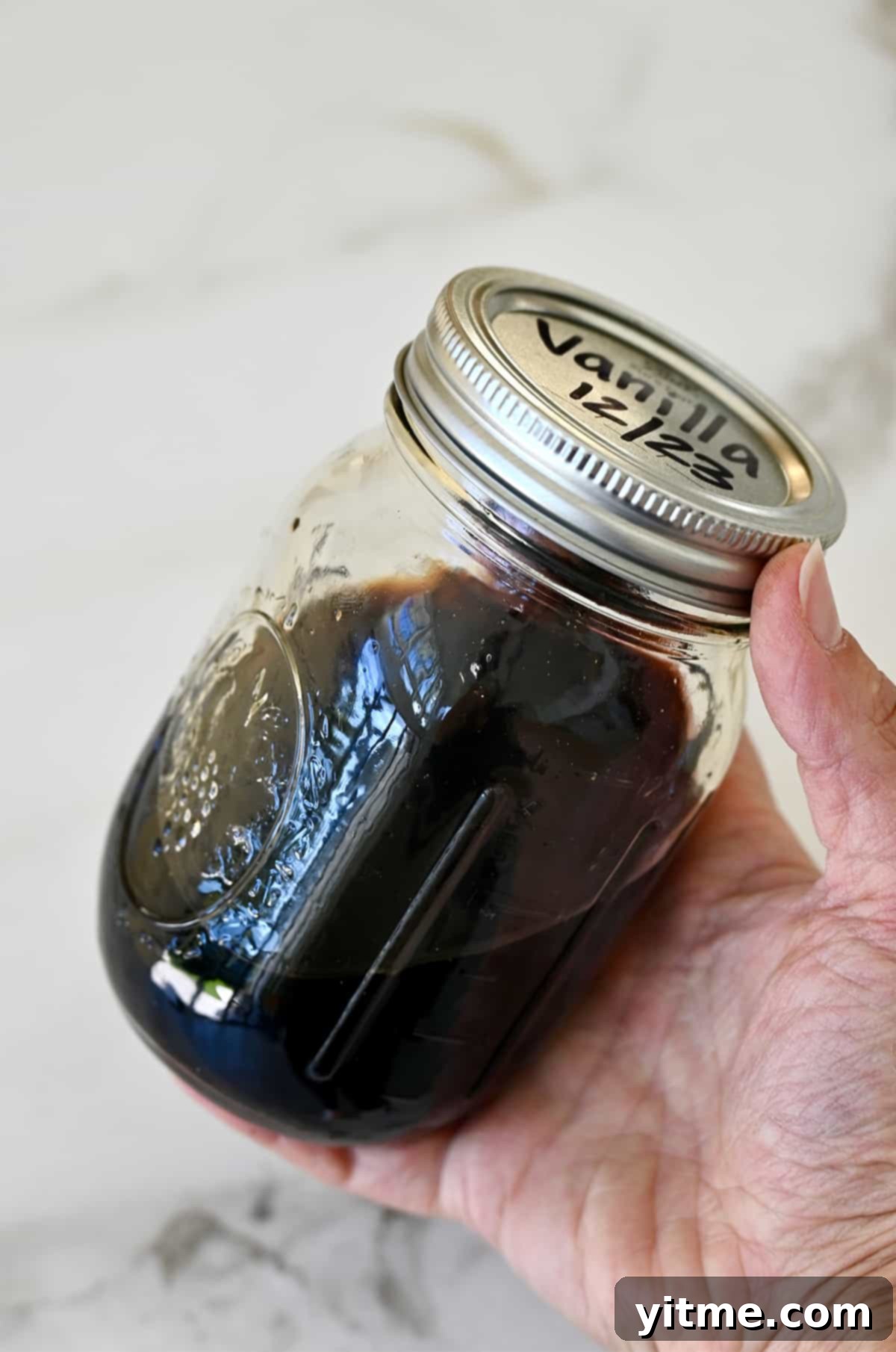 Craft Your Own Vanilla Extract 1 featured 17399