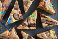 Halloween Candy Blondie Bars