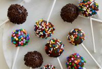 Chocolate Cookie Pops: The Easiest Dessert Ever