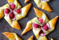 Raspberry Cream Cheese Swirl Pastries