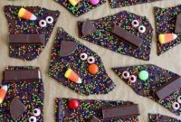 Spooky Sweet Bark: A Halloween Treat