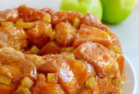Caramel Apple Pull-Apart Bread