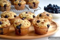 Crumb-Topped Blueberry Muffins