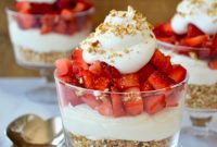 Strawberry Pretzel Parfait Cups