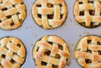 Mini Apple Pies Baked in Muffin Tins