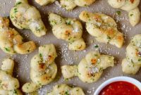 Speedy Garlic Knots: A Simple Recipe