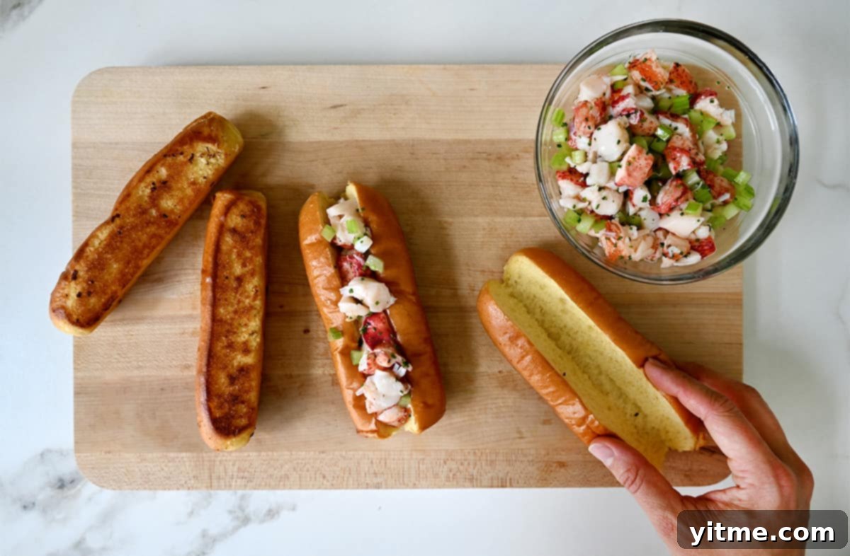 Garlic Butter Lobster Rolls 5 Assembling the Lobster Rolls