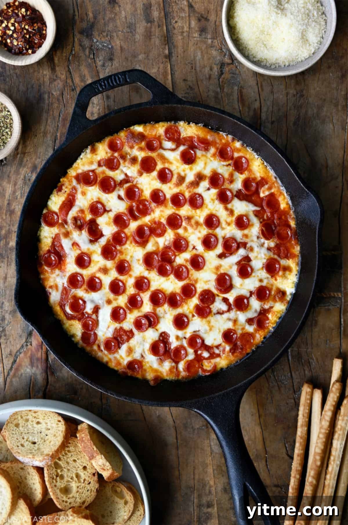 5-Ingredient Pizza Dip