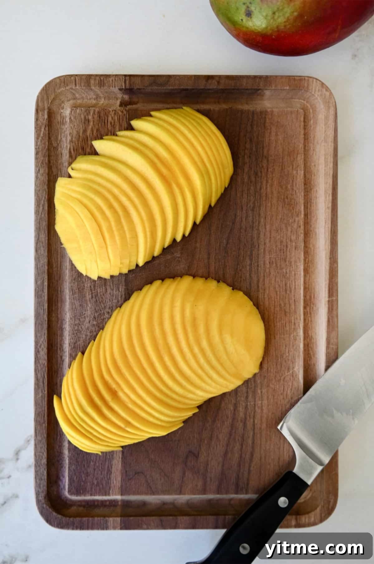Preparing Mangoes for Serving with Sticky Rice