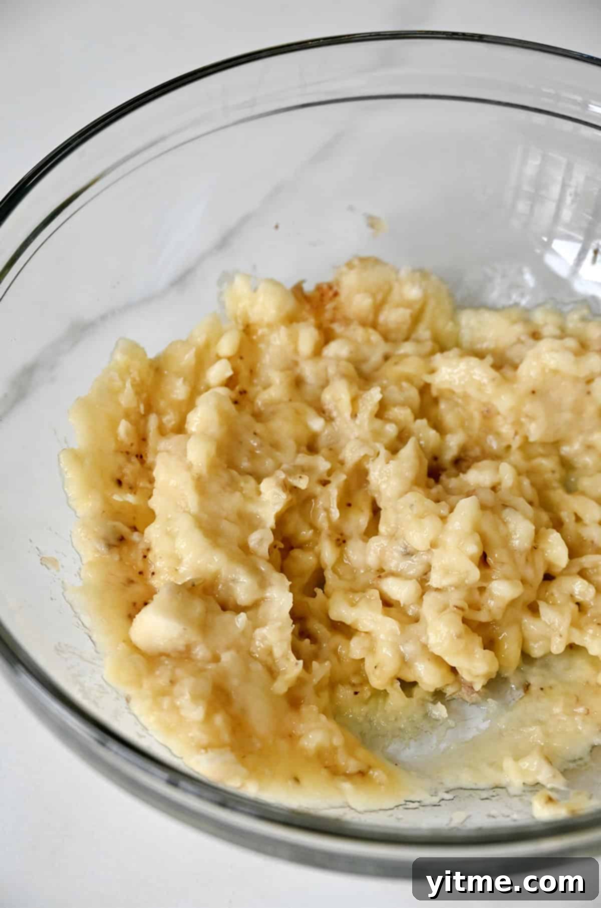 Mashed bananas in a bowl