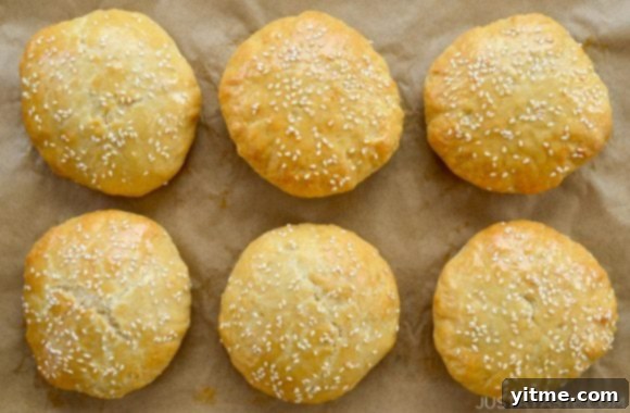 The best quick homemade burger buns with sesame seeds