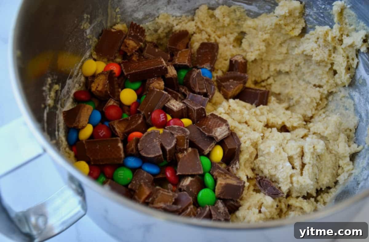 Cookie dough batter with chocolate pieces.