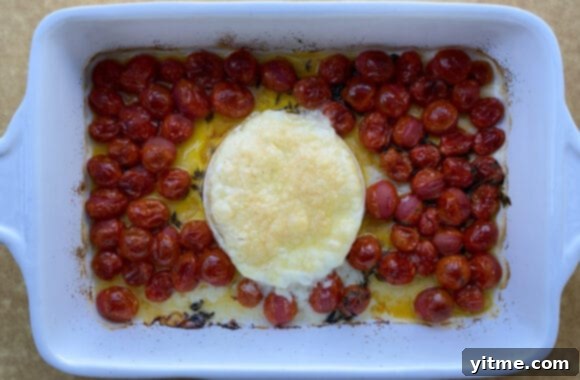 Baked brie with tomatoes and thyme