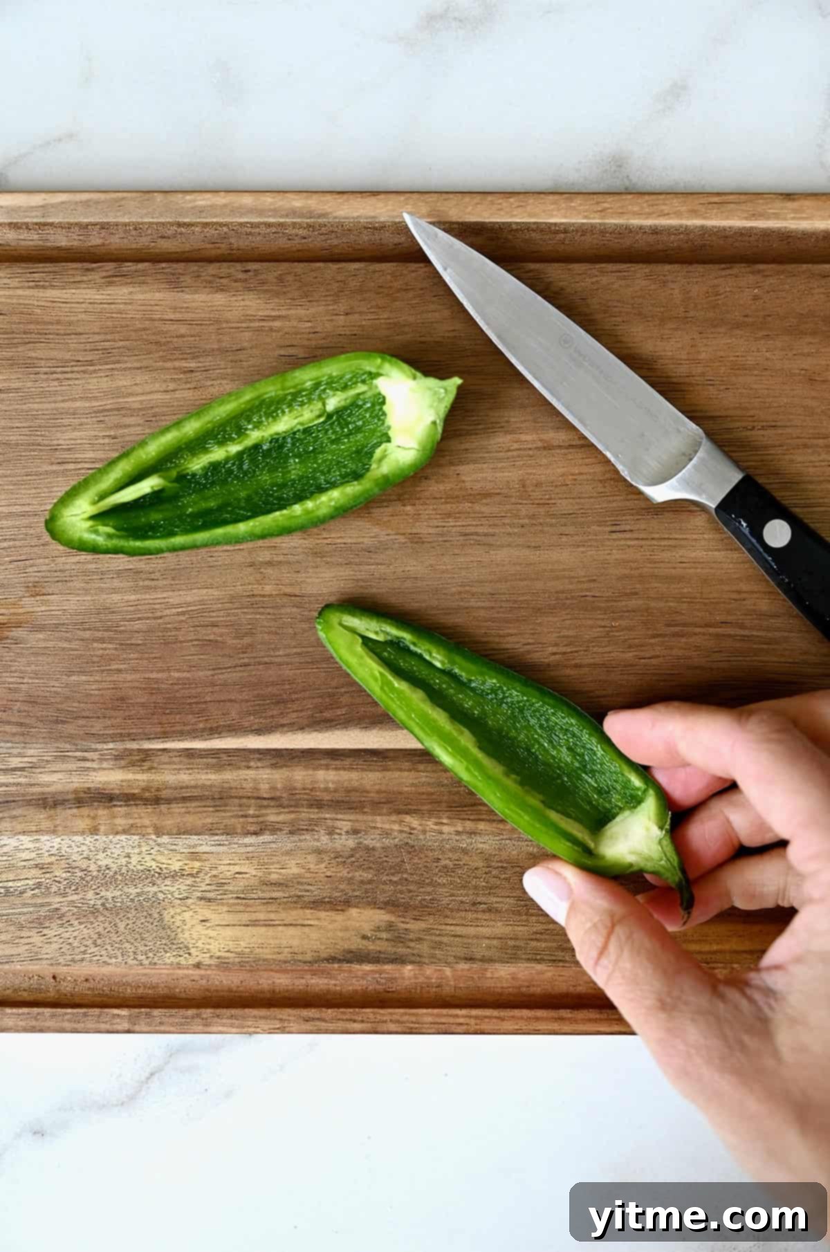 How to remove the seeds from a jalapeño.
