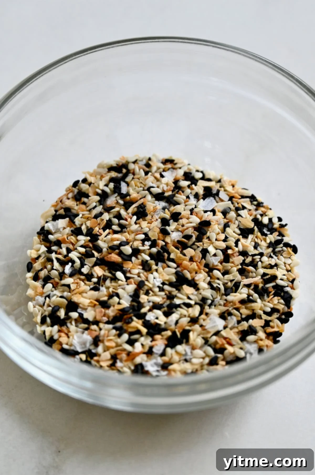 Everything But the Bagel Blend 5 Everything Bagel Seasoning in a Bowl