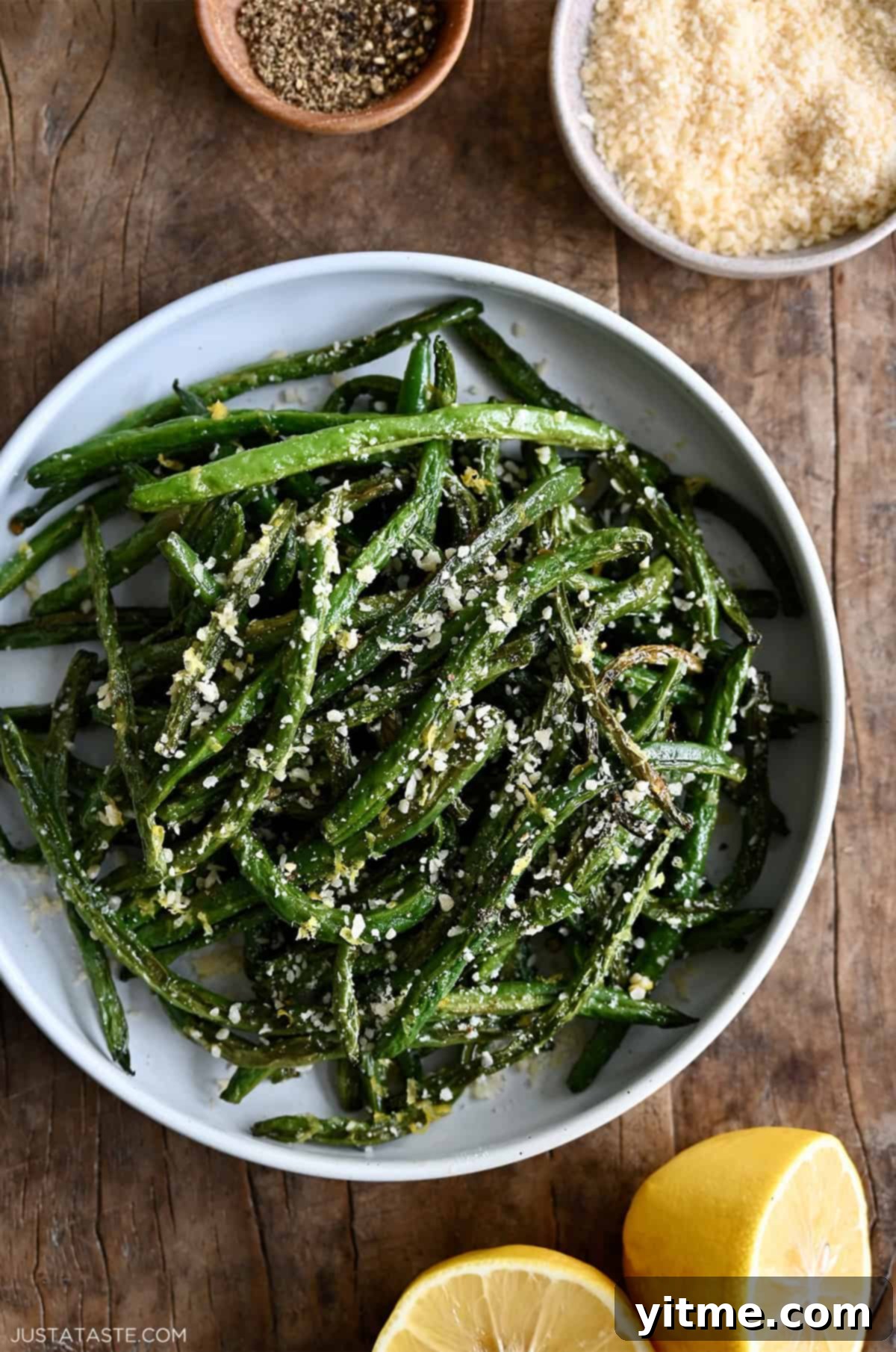 Roasted green beans with lemon and Parmesan in a bowl